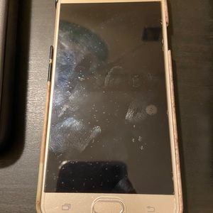 Samsung galaxy j7 prime handset with case